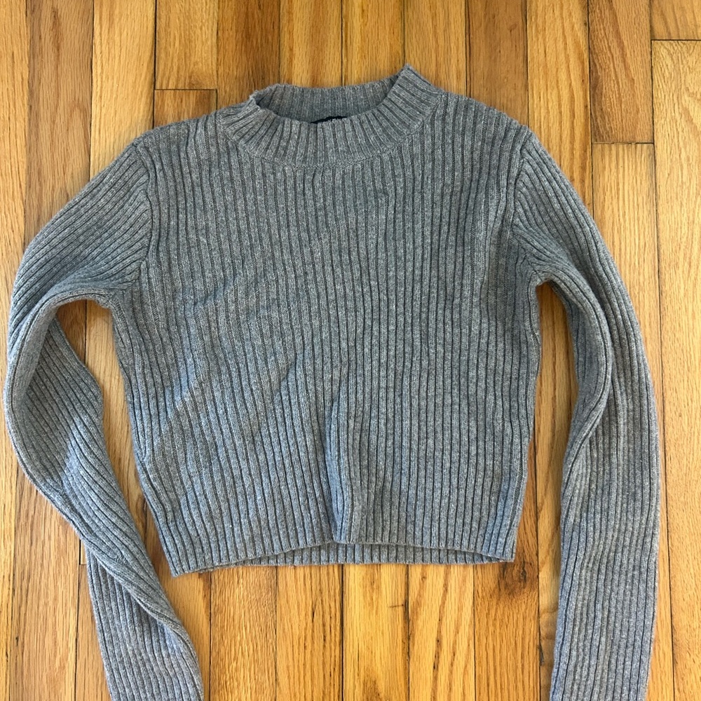 Brandy Melville Gray Crew Neck Sweater with Ribbed Texture